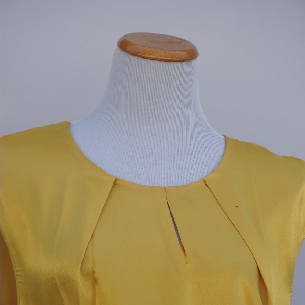 kasper Women’s cap sleeve Chameuse Blouse with Key Hole.